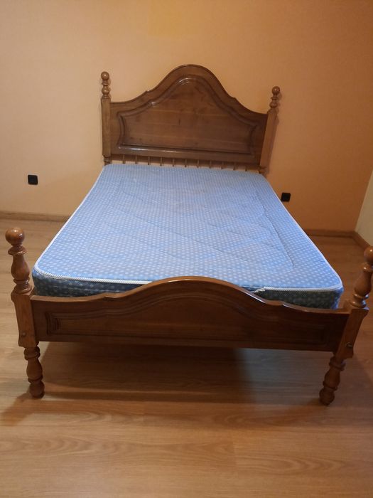 Cama casal + estrado + colchão