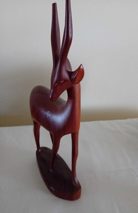 Esculturas em madeira, Onix e Dromedário