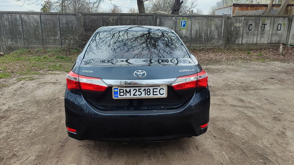 Тойота королла 2013р 1,6