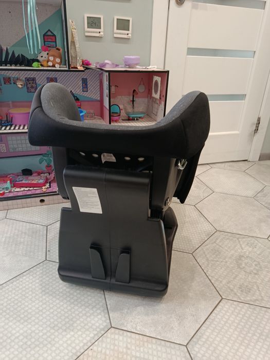 Автокрісло chicco 0-13 кг в гарному стані