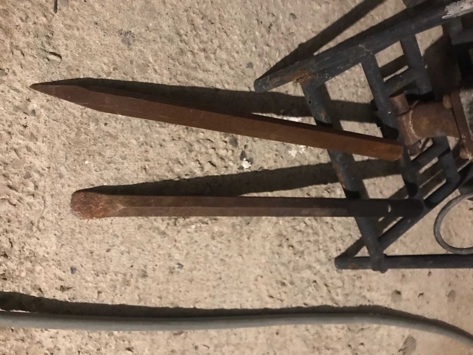 alugo martelo demolidor profissional
