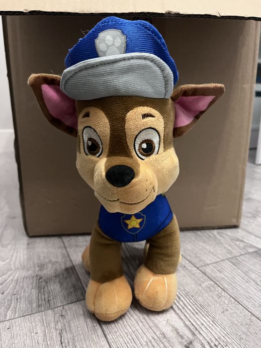 Duza maskotka Chase z psi patrol