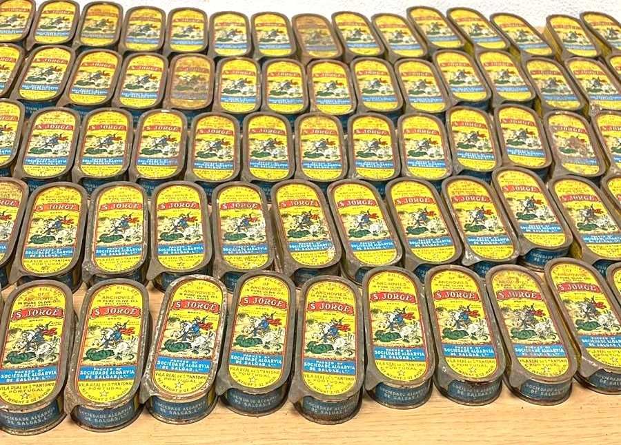 Latas vazias a conserveira de São Jorge, coleção