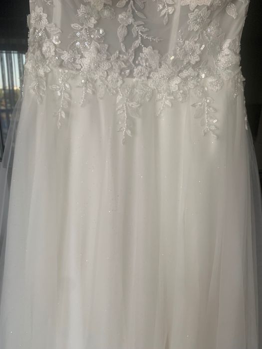 Suknia ślubna z dodatkami