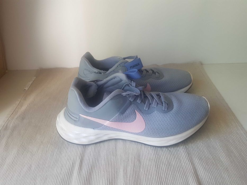 Nike 38 Flyease