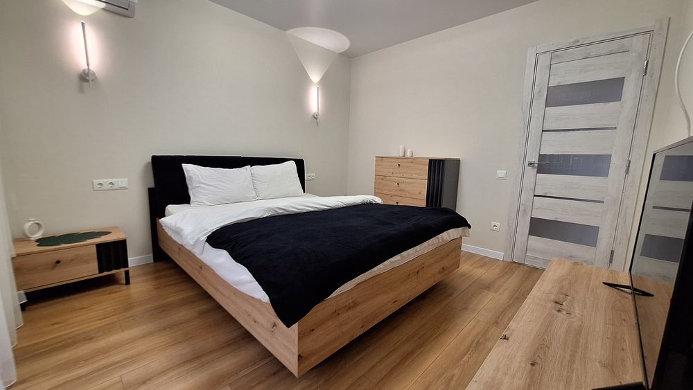 Wood. Нова стильна 2-кімнатна квартира по вулиці Київська 9Д, подобово