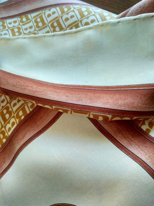 Коллекционый шелковый платок Burberrys оригинал