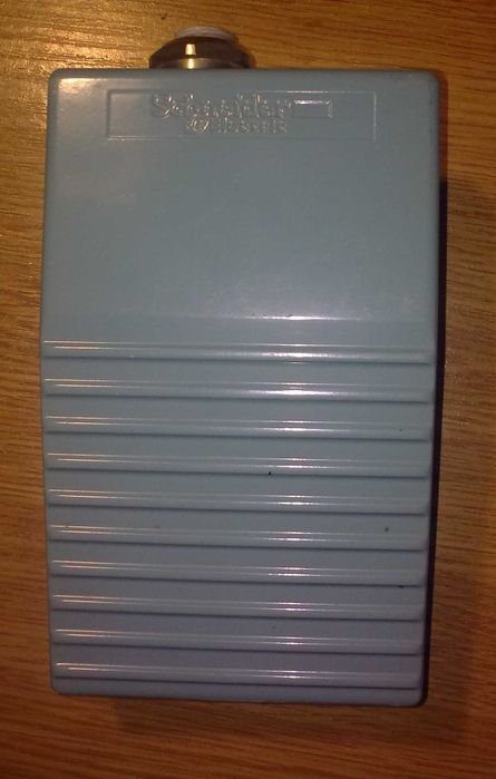 Pedał,wyłącznik nożny Schneider XPE M110