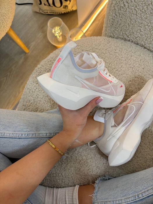 Жіночі кросівки nike