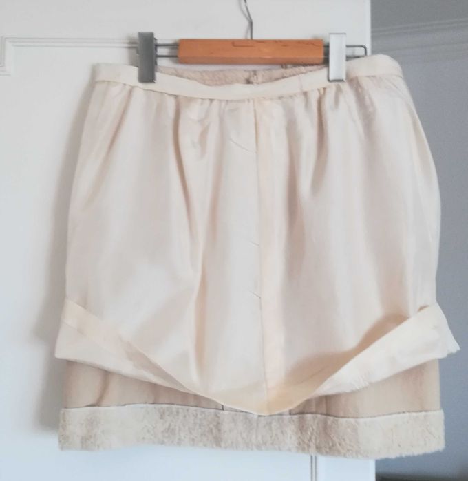 Saia estampada e saia lisa