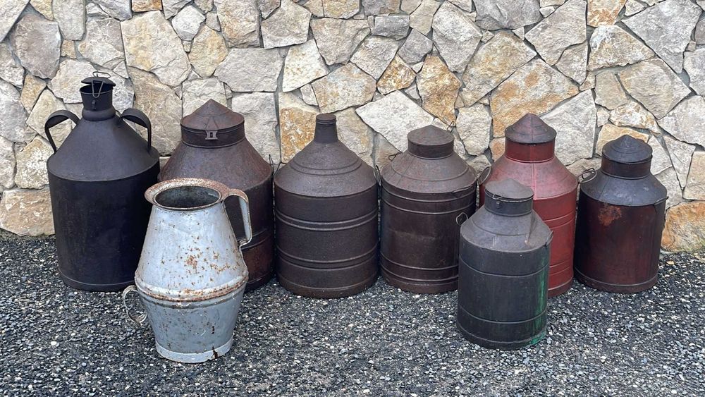 Latoaria tradicional portuguesa, bilhas, vasilhas, canecos, talhas