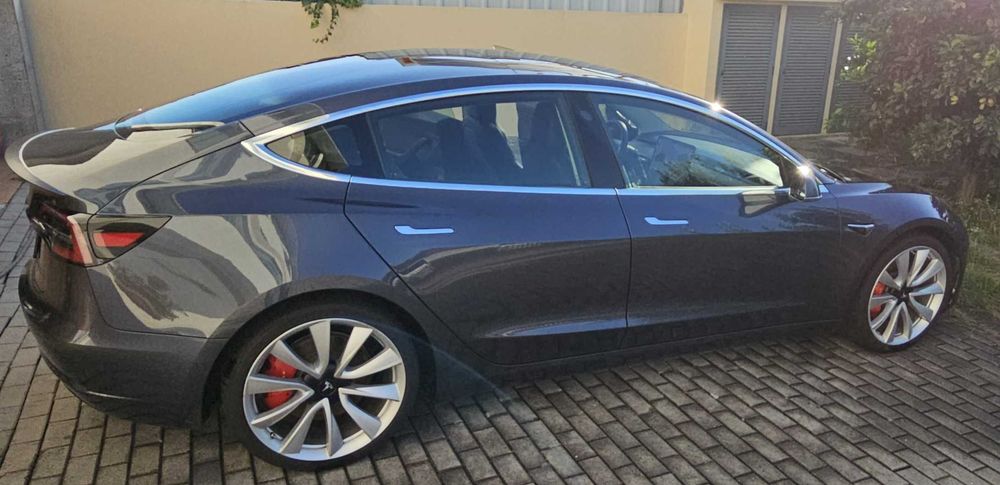 Tesla Model 3 Dual Motor Long Range Performance