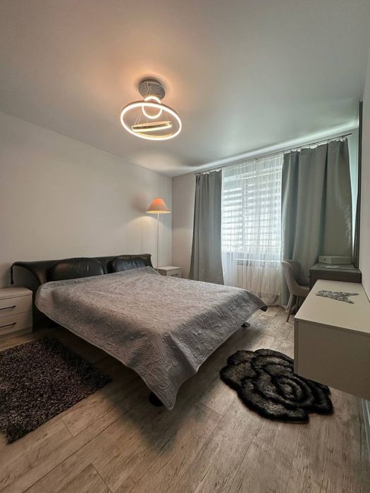 Оренда 2 кімнатної новобудови з зарядкою власного електрокару