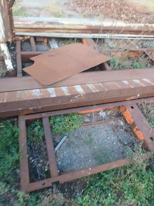 Продам раму і 2 платформи 2ПТС-4