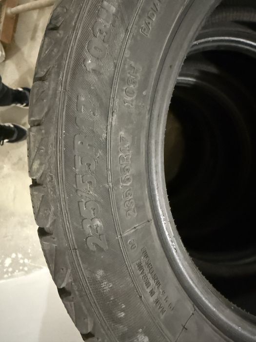 235/55R17 продам