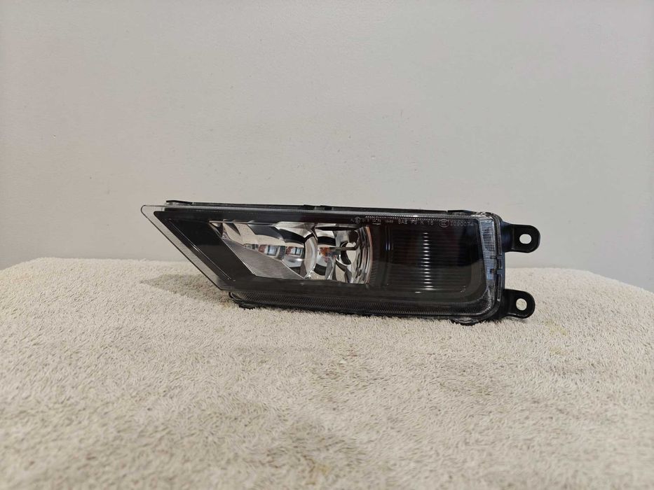 Halogen Przeciwmgielny Lewy Przedni Volkswagen Tiguan II Generacji EU