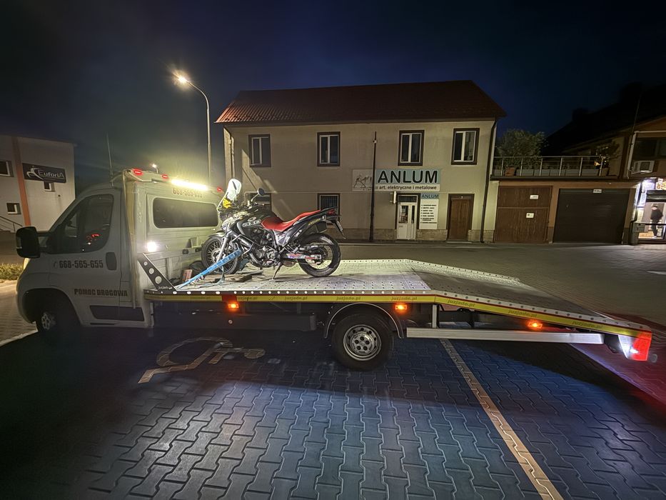 POMOC DROGOWA LAWETA transport AutoHolowanie 24H  RADOM