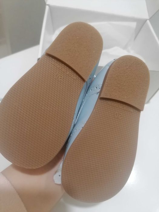 Sapatos com etiqueta