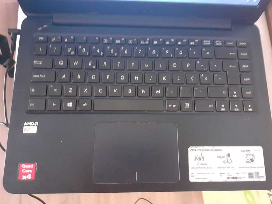 Compact and Lightweight Asus Laptop64584353735937121