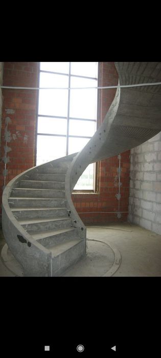 Монолітні сходи на замовлення