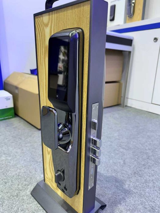 Розумний дверний замок i8 TUYA Wi-Fi з камерою та відбитком пальця