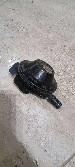 Fogão a gás, bico de gás e um exaustor com tubo flexível de alumínio