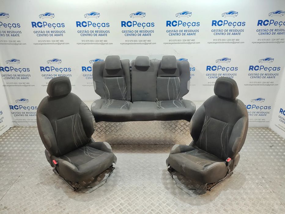 Conjunto de bancos em tecido Peugeot 208 Fase 1