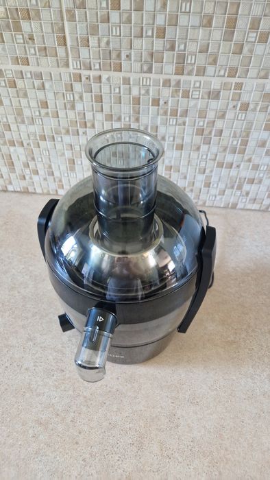 Продам соковижималку philips