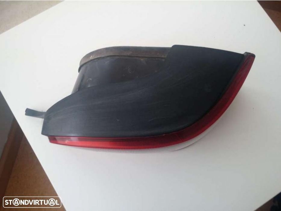 Farolim farol tras direito citroen saxo