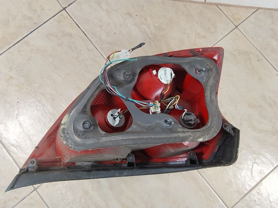 Kia ceed 1 HB hatchback tył prawy wysyłka OLX oryginał oprawki wysyłka