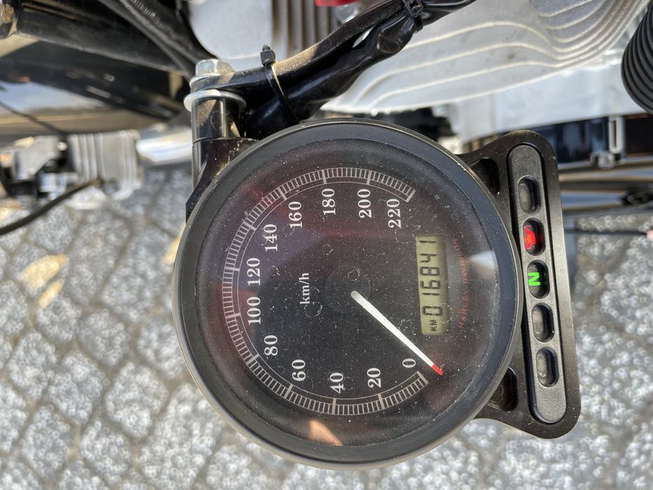 Harley Davidson Sportster 883 custom. 2011r. 16841km przebiegu.