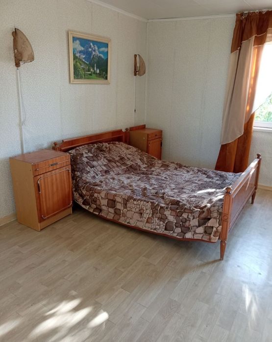 У продажу капітальний двоповерховий будинок .(В)