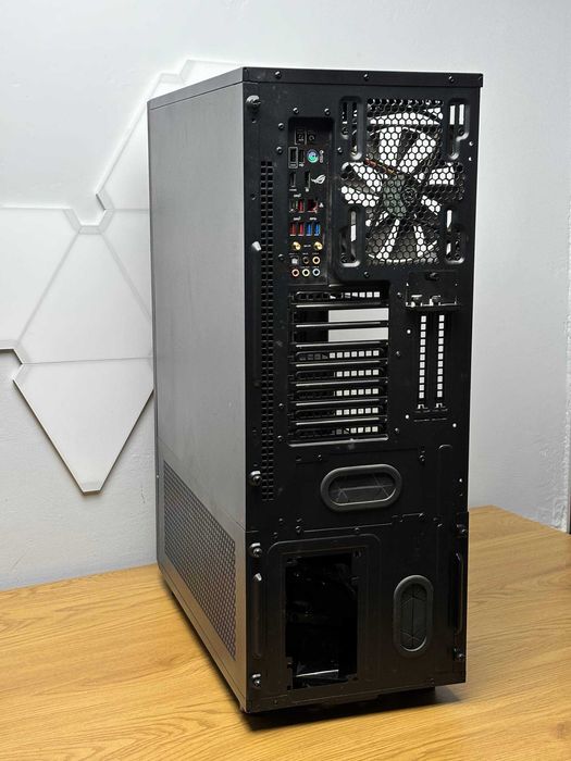 Корпус Thermaltake Core X71 Black  Tempered Glass Edition Black