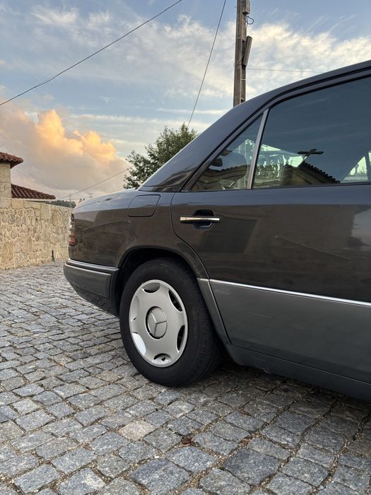 Mercedes-Benz W124 E250 Turbo de 1993 foto 3