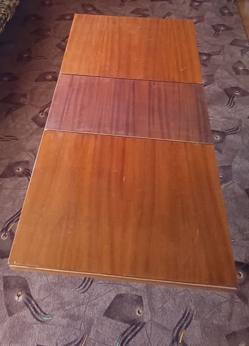 Продам розкладний стіл в м.Хуст