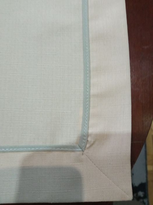 Bieżnik poliestrowy beżowy 100/50 cm