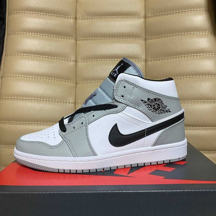 Jordan Mid Light Smoke Grey