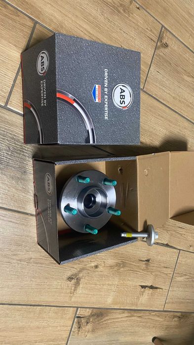 ступиця Ford C-MAX FOCUS 2 Turnier FOCUS C-MAX MAZDA 3 VOLVO C30 C70 S40 V50