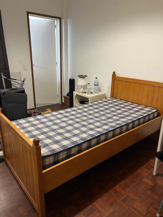 Cama de solteiro com colchão