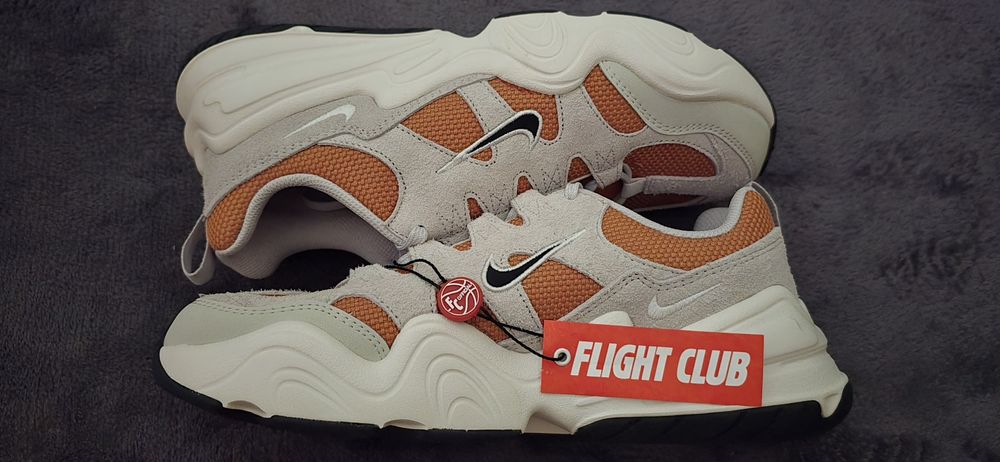 Nike Tech Hera Cinzentos e Laranja