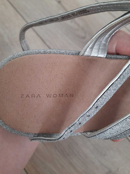 Sandałki damskie Zara