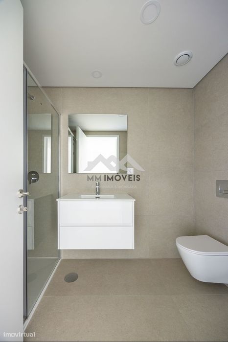 Apartamento T1 Novo |  Polo Universitário  | S. João | Varanda | Garag