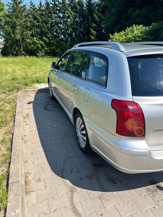 Samochód osobowy Toyota Avensis