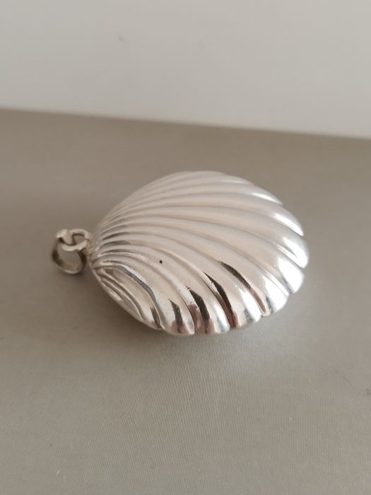 Medalha concha em prata 925