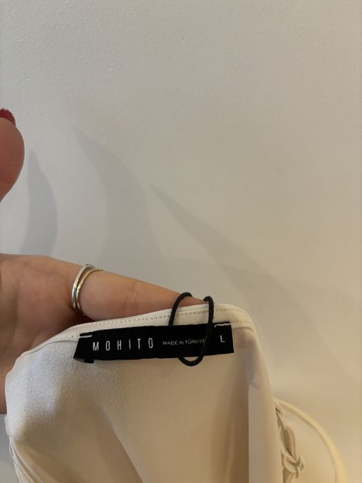 Elegancka sukienka ecru