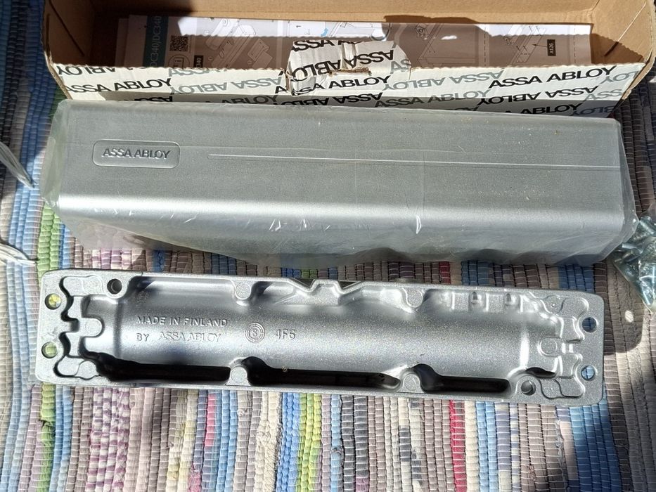 Fecho mola de porta DC240 DC340 ASSA ABLOY