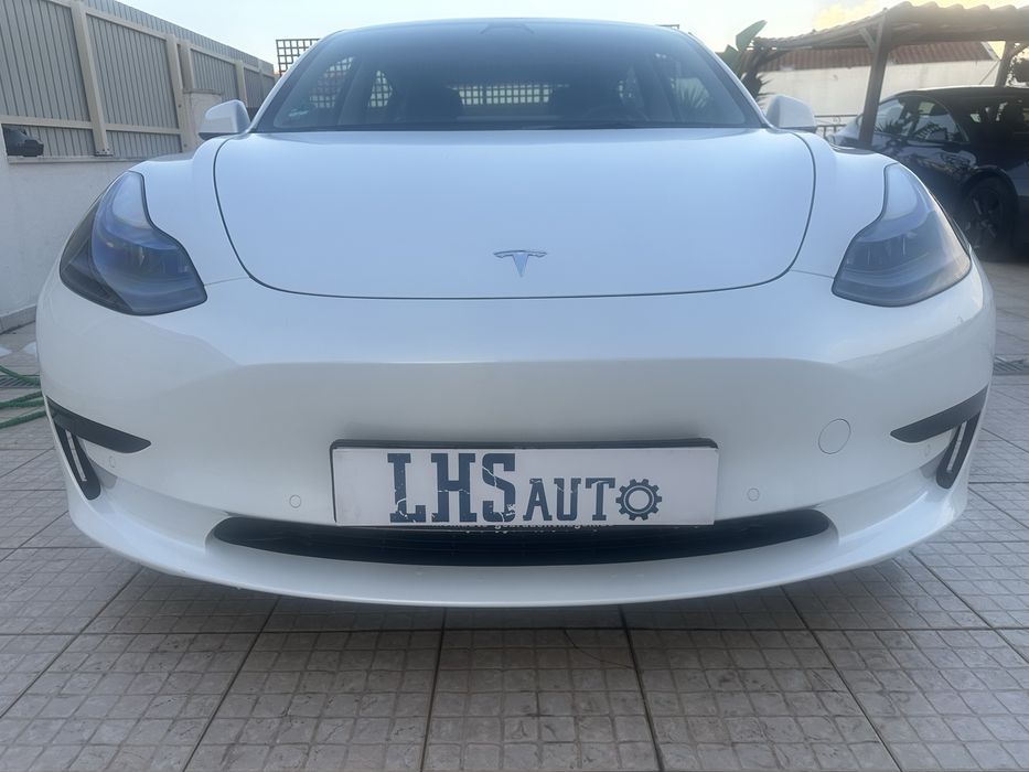 Tesla Model 3 impecavel