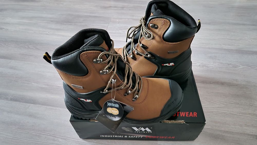 Buty Footwear r 43 męskie