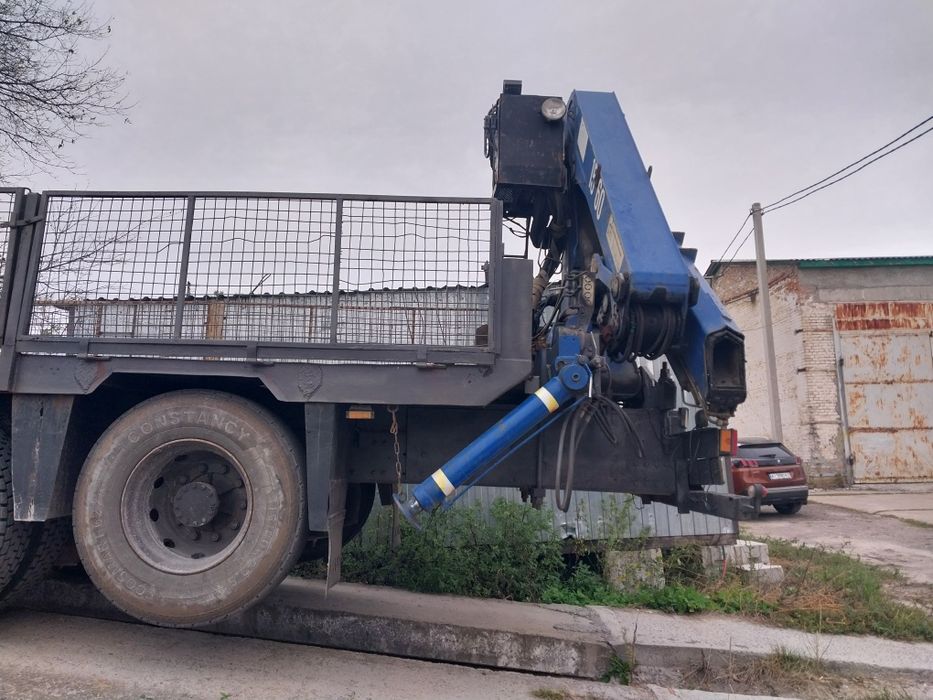 Продам авто з краном манипулятором