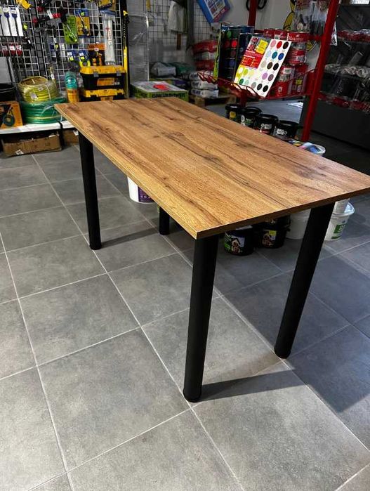 Кухонний стіл  Кухонный стол обідній.